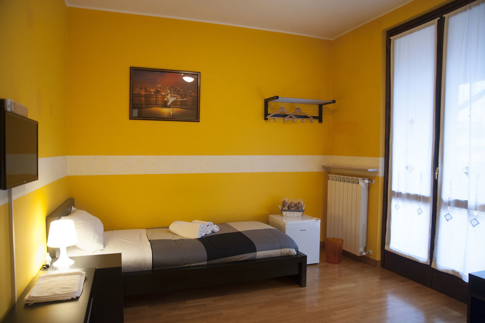 Bed & Breakfast Orio Easy Airport Azzano San Paolo Exterior photo
